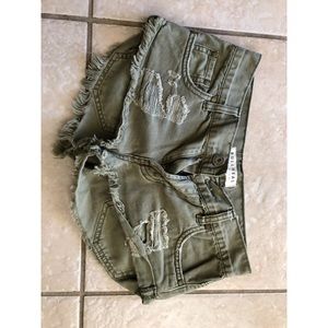 Bullhead shorts
